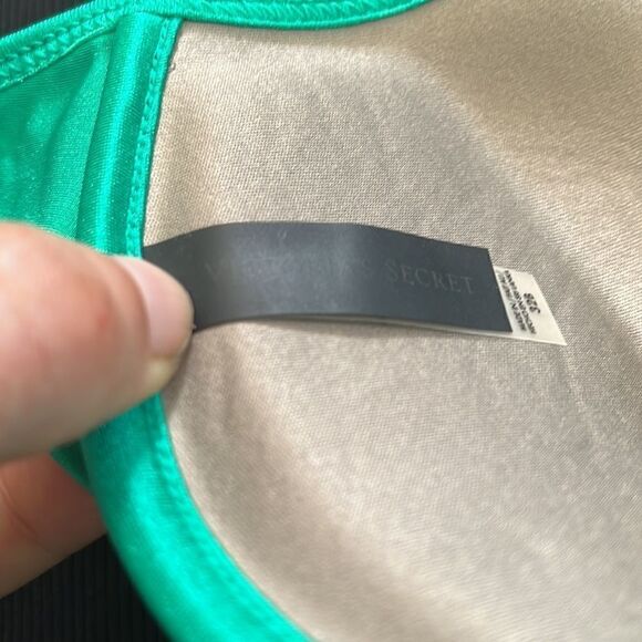 Victoria’s Secret Emerald Green bikini top 32B - Picture 7 of 8